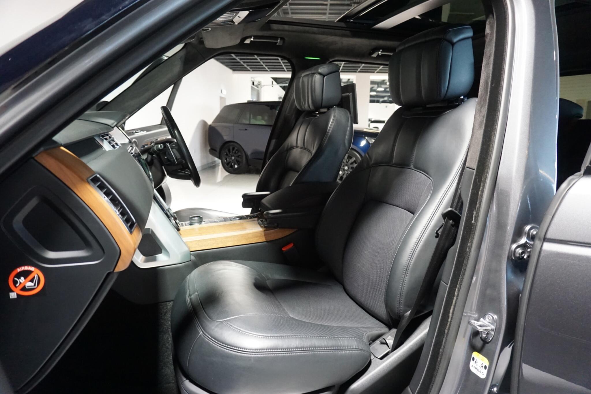 Land Rover Range Rover 3.0 SD V6 Autobiography SUV 5dr Diesel Auto 4WD Euro 6 (s/s) (275 ps)